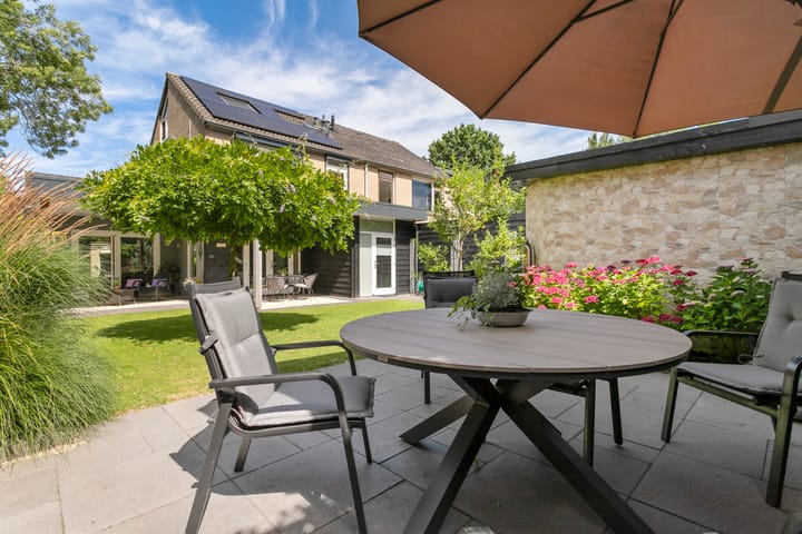 Foto 19 van 2e Vijverstraat 7