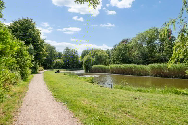 Foto 47 van 2e Vijverstraat 7