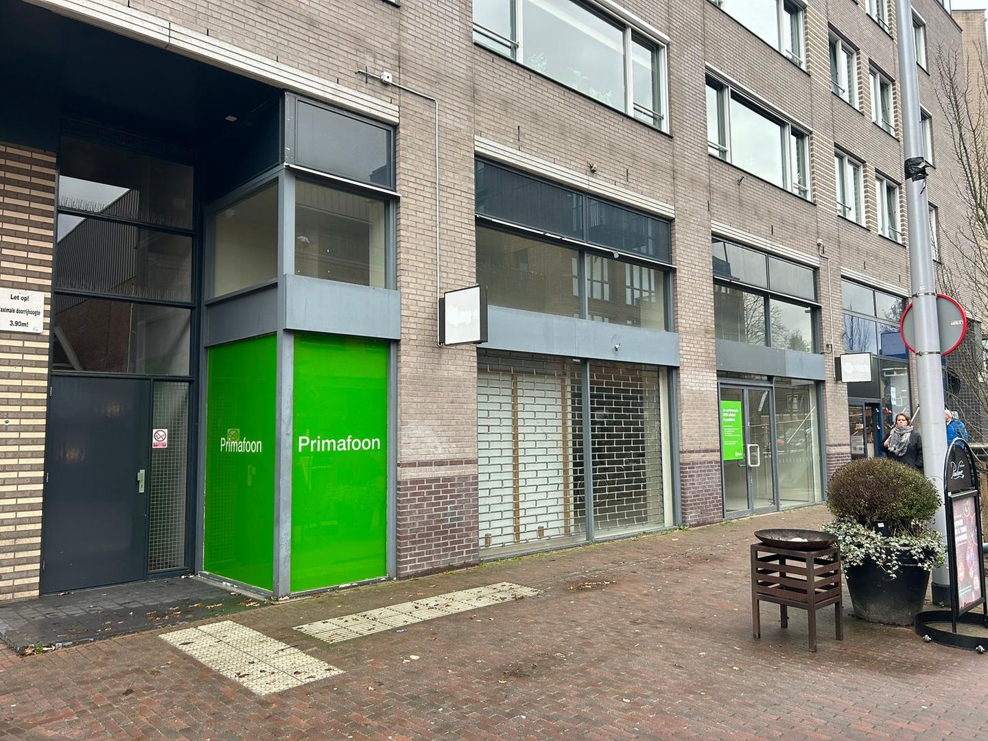 Bekijk foto 1 van Weeshuislaan 1