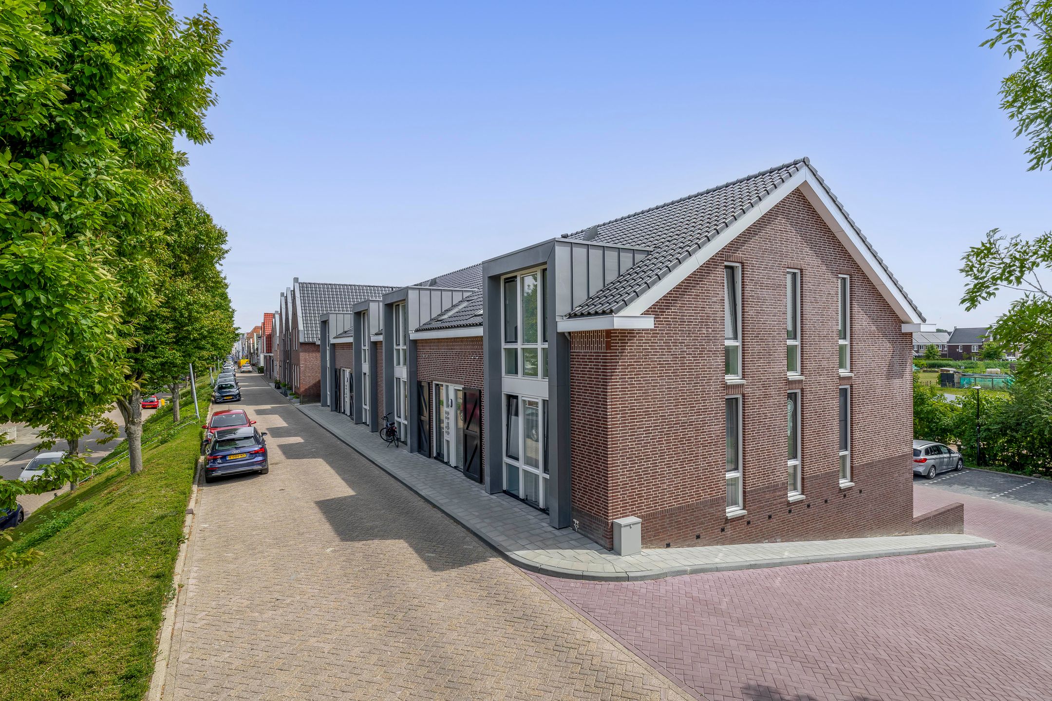 Photo 24 of Molendijk 75-A