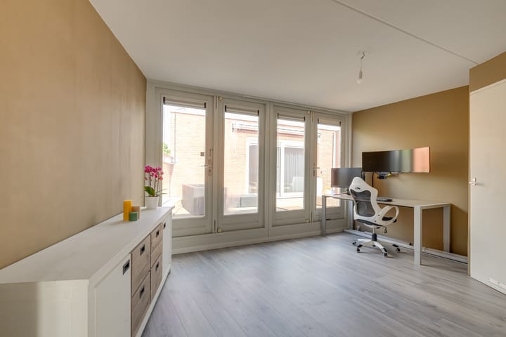 Photo 13 of Alikruiksingel 4