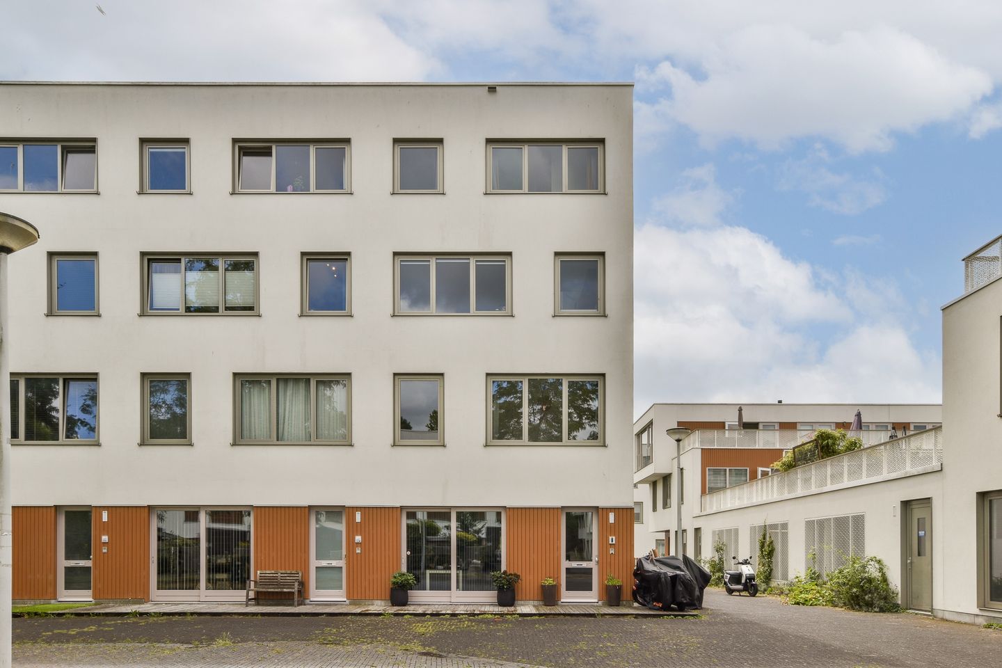 Photo 1 of Wolbrantskerkweg 59