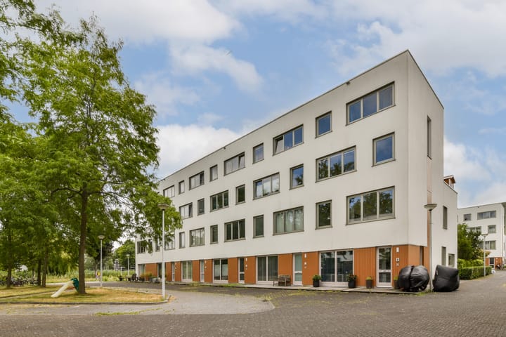 Photo 3 of Wolbrantskerkweg 59