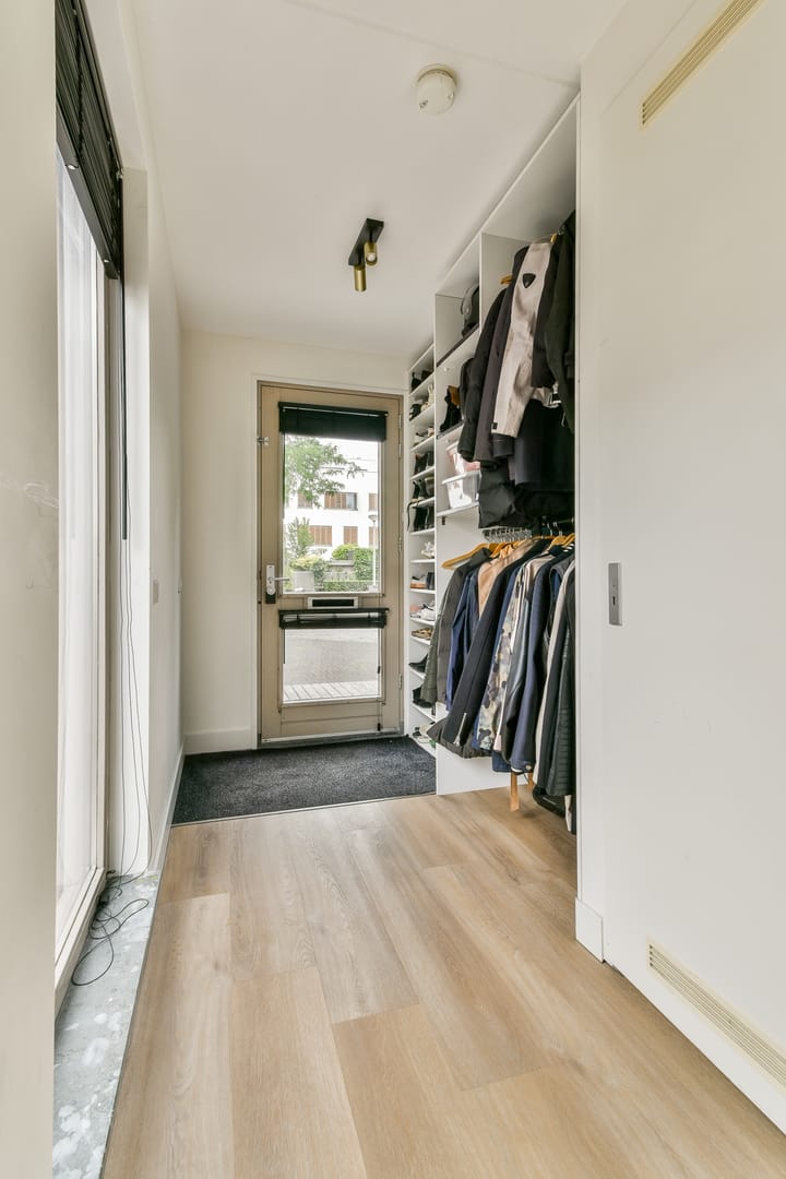 Photo 5 of Wolbrantskerkweg 59