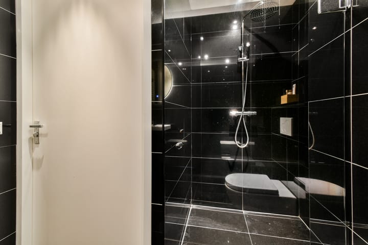 Photo 22 of Wolbrantskerkweg 59