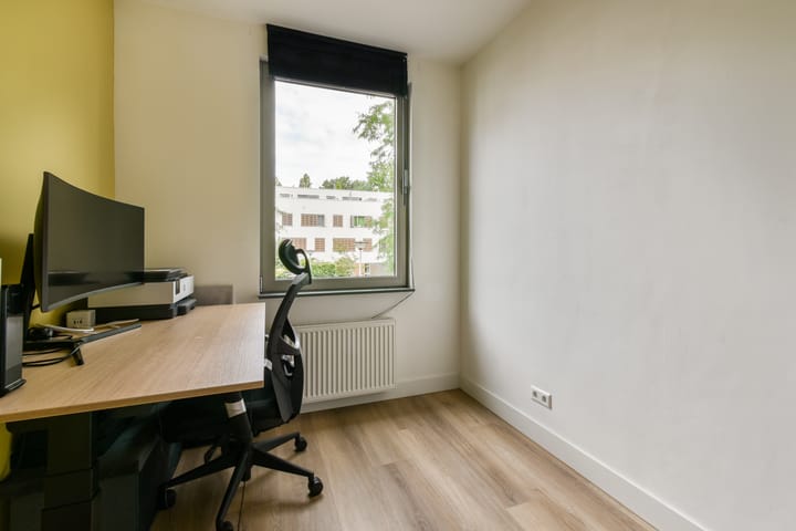 Photo 23 of Wolbrantskerkweg 59