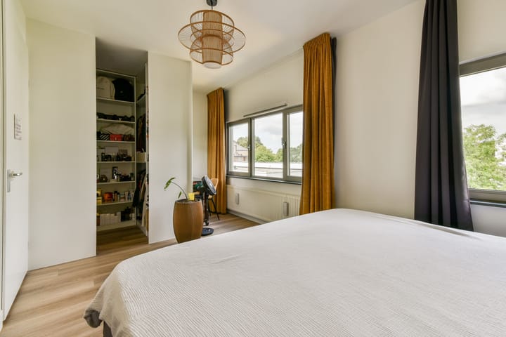 Photo 27 of Wolbrantskerkweg 59