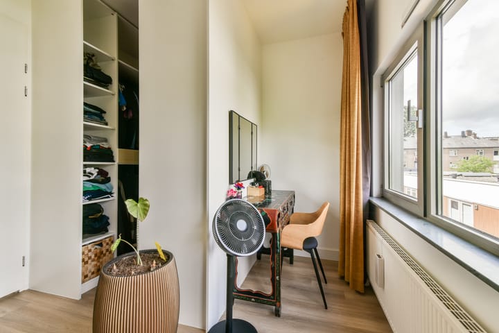 Photo 28 of Wolbrantskerkweg 59