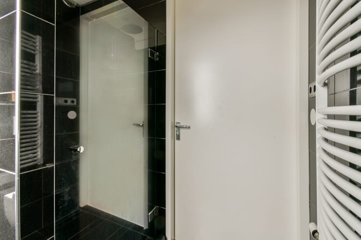 Photo 30 of Wolbrantskerkweg 59