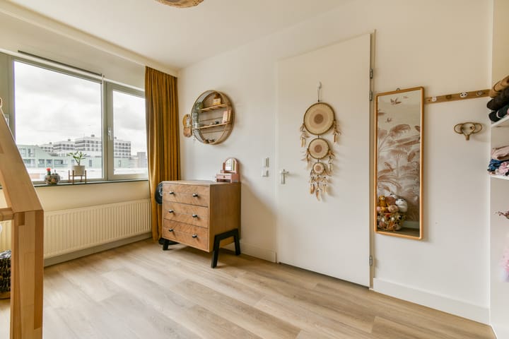 Photo 32 of Wolbrantskerkweg 59