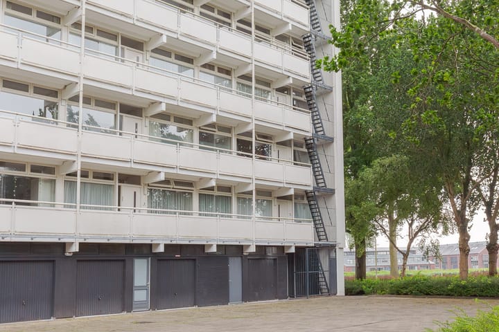 Foto 31 van van Harinxmaplein 96