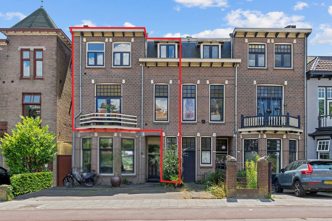 Photo 1 of Onderlangs 24