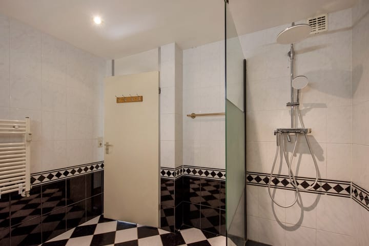 Foto 32 van Aart van der Leeuwlaan 18