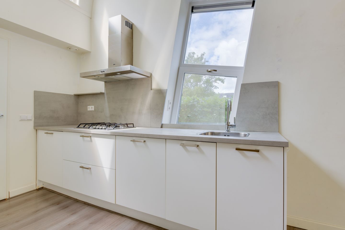 Photo 4 of Sperwerstraat 23-A