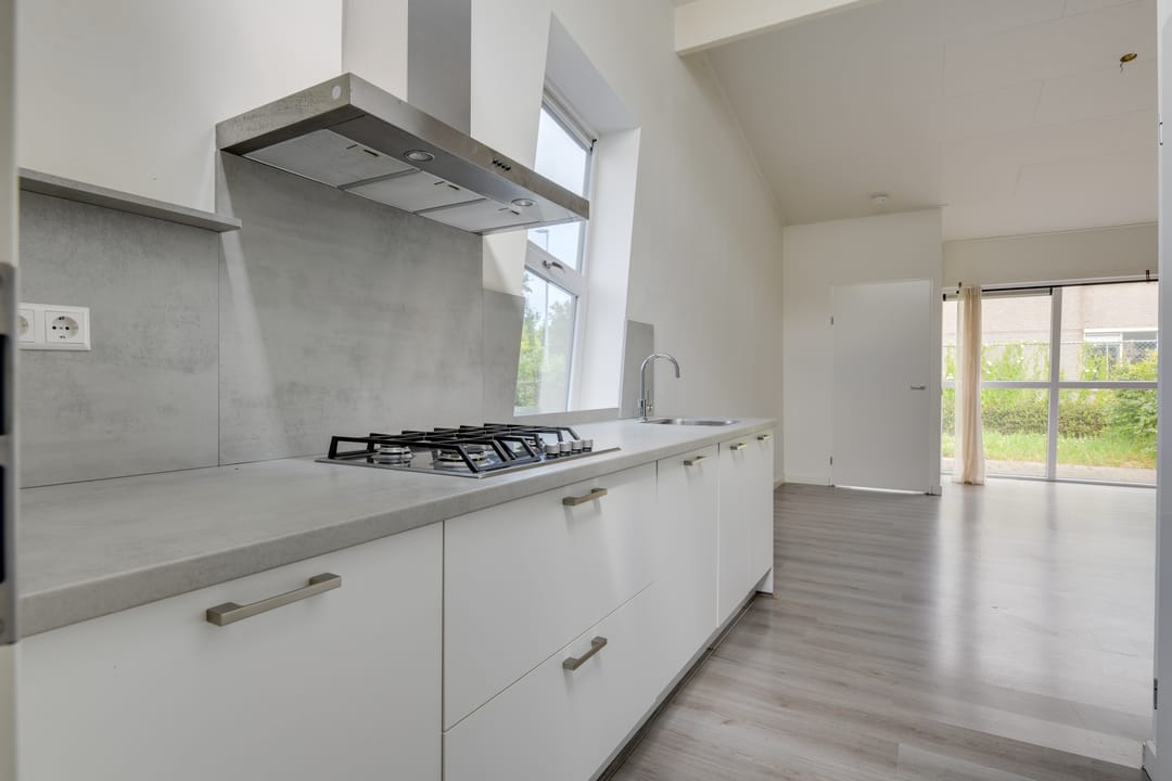 Photo 11 of Sperwerstraat 23-A