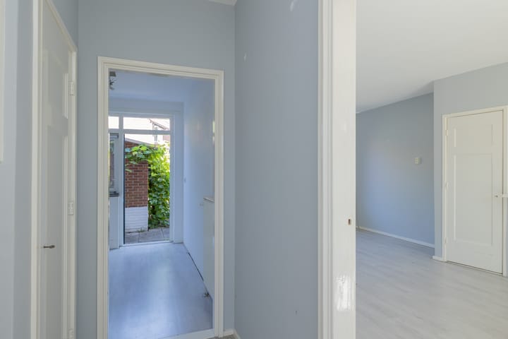 Photo 10 of Willinklaan 12