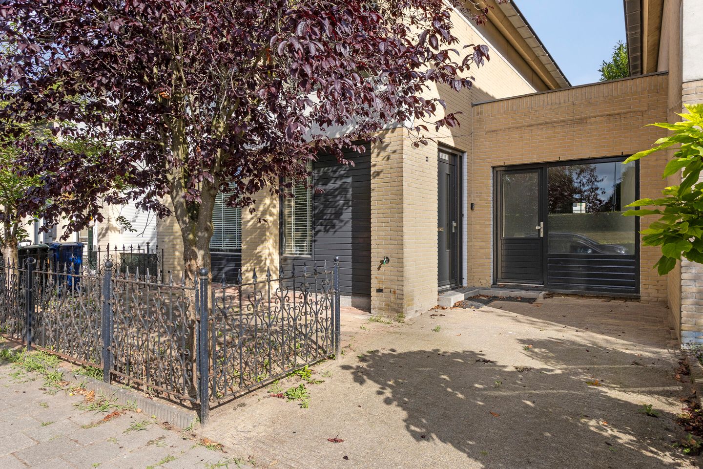 Foto 1 van Rock and Rollstraat 23-A