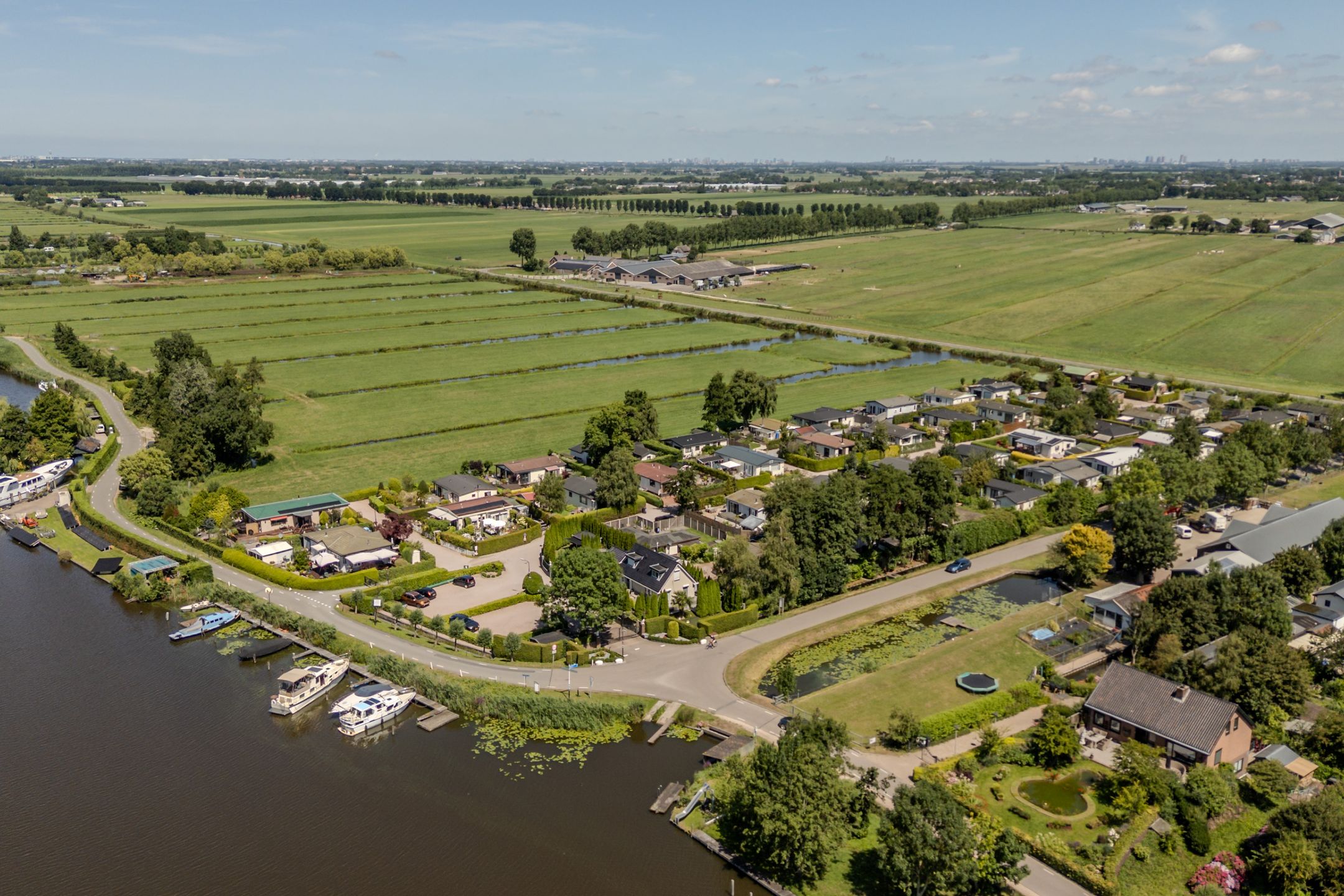 Photo 39 of Hoofdweg 98-R122