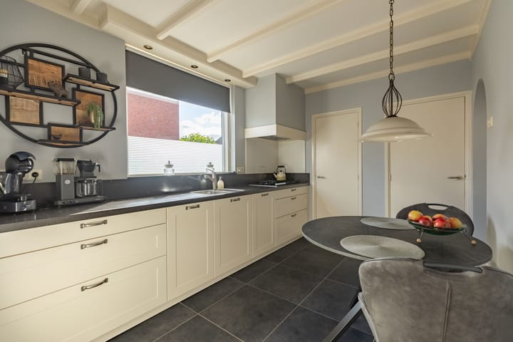 Photo 12 of Pastoor Bielarsstraat 8