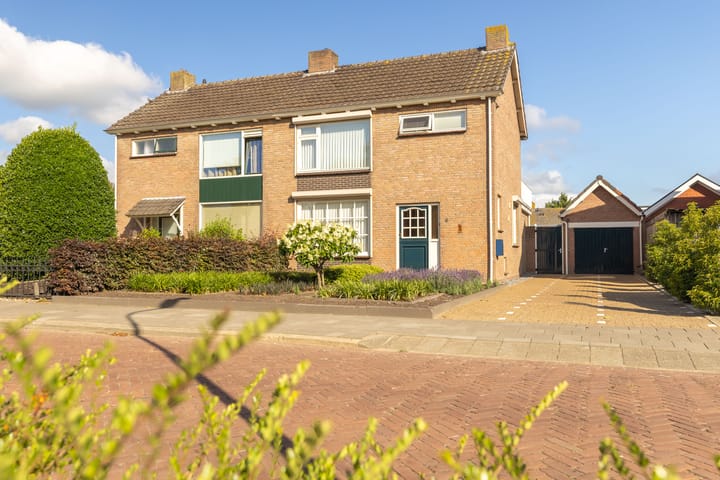 Photo 39 of Pastoor Bielarsstraat 8