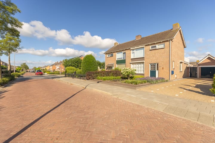 Photo 40 of Pastoor Bielarsstraat 8