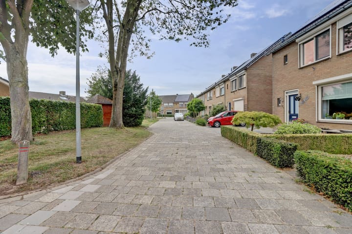 Photo 31 of Schoolstraat 34