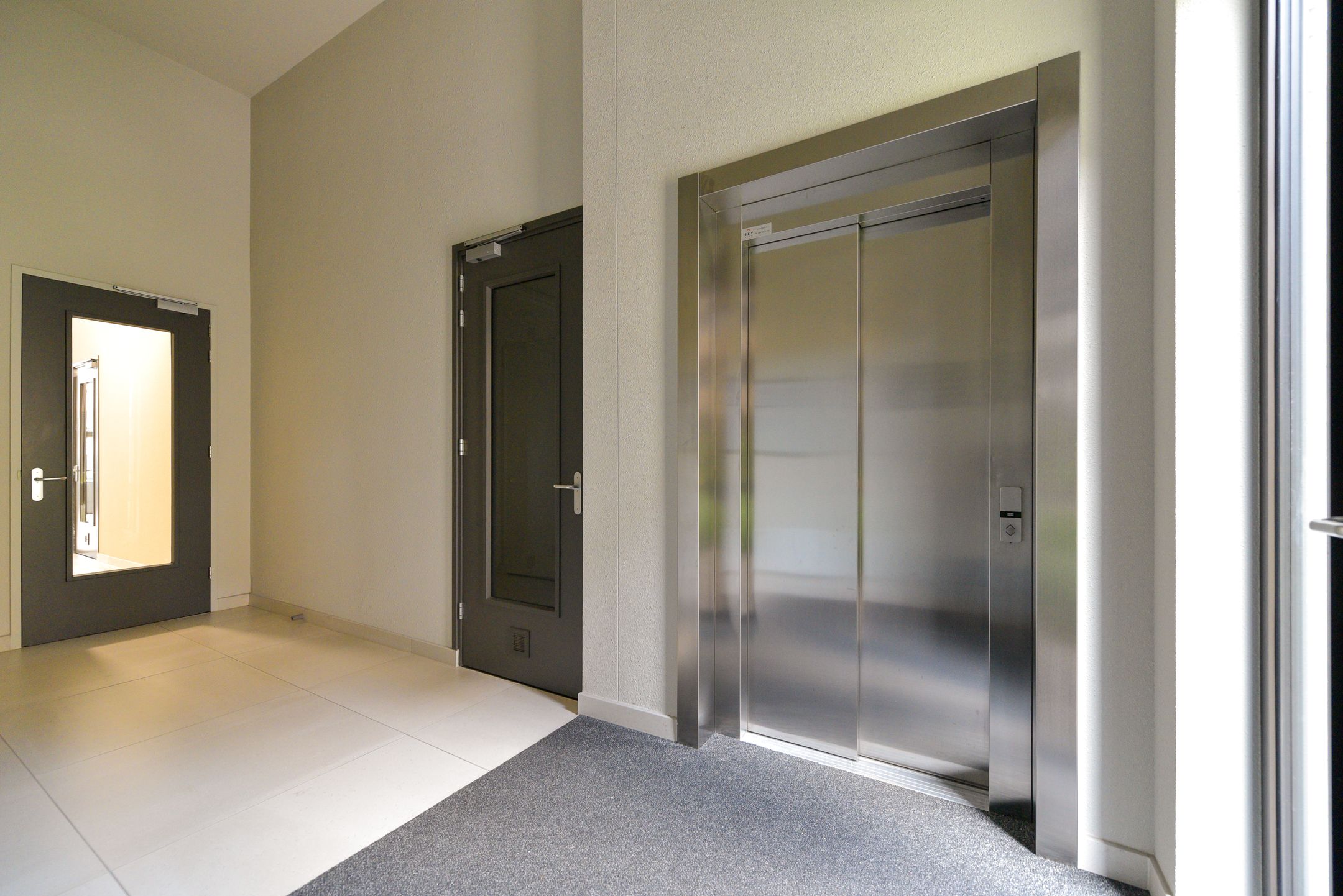 Foto 24 van Madridstraat 57