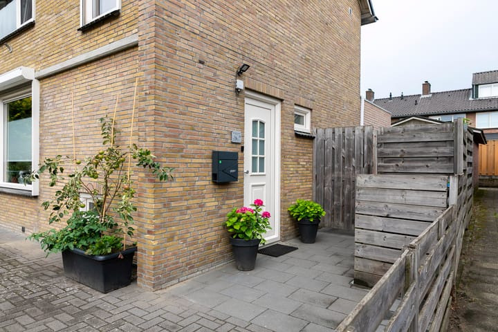 Foto 2 van Vorsterstraat 28