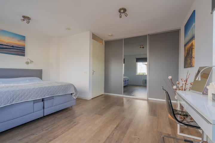 Photo 16 of Vergilius 17