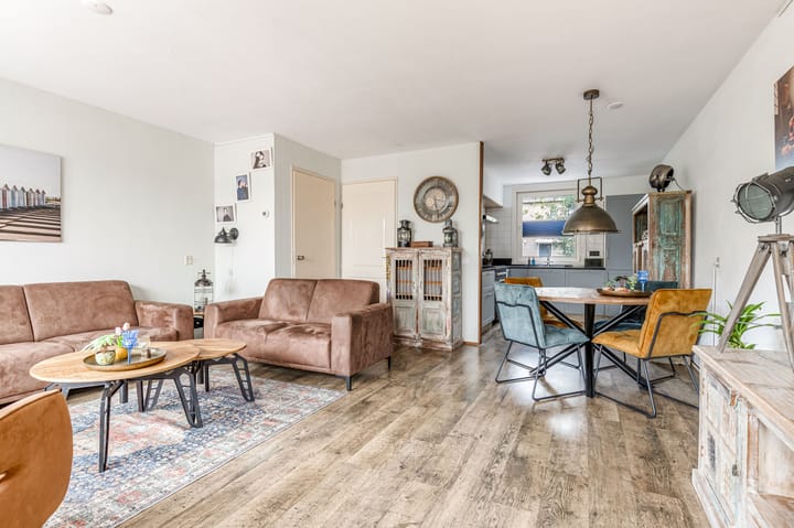 Photo 12 of Baroniestraat 21