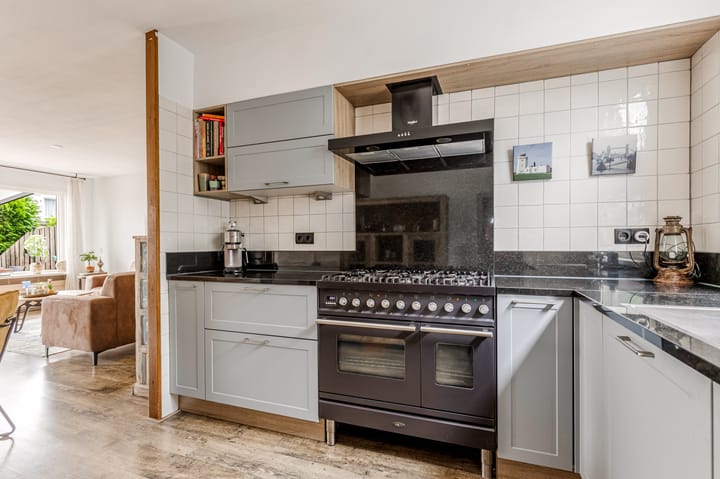 Photo 16 of Baroniestraat 21