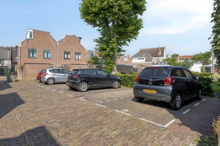 Foto 41 van Regulierstraat 10