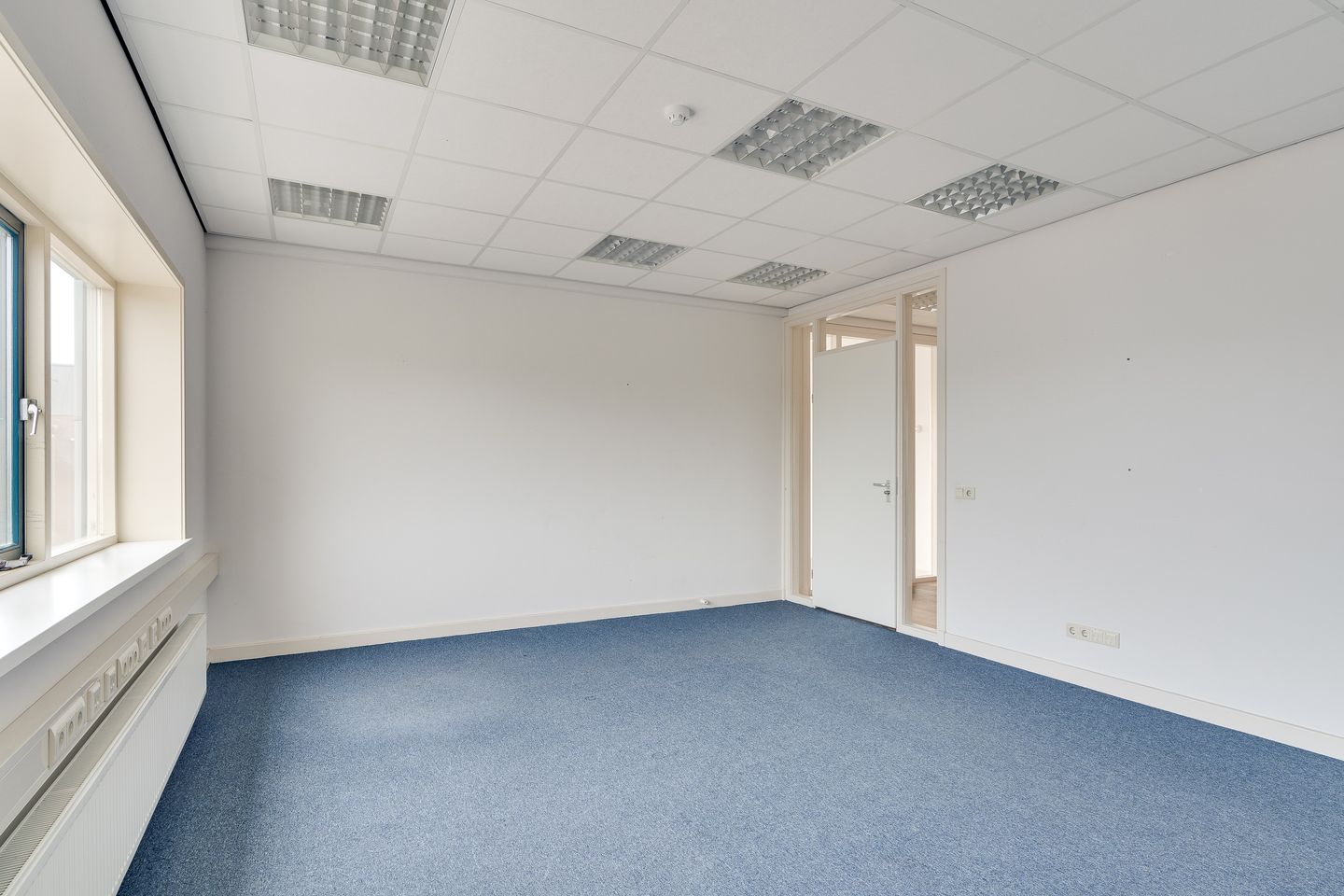 Bekijk foto 3 van M.C. van Voordenstraat 12