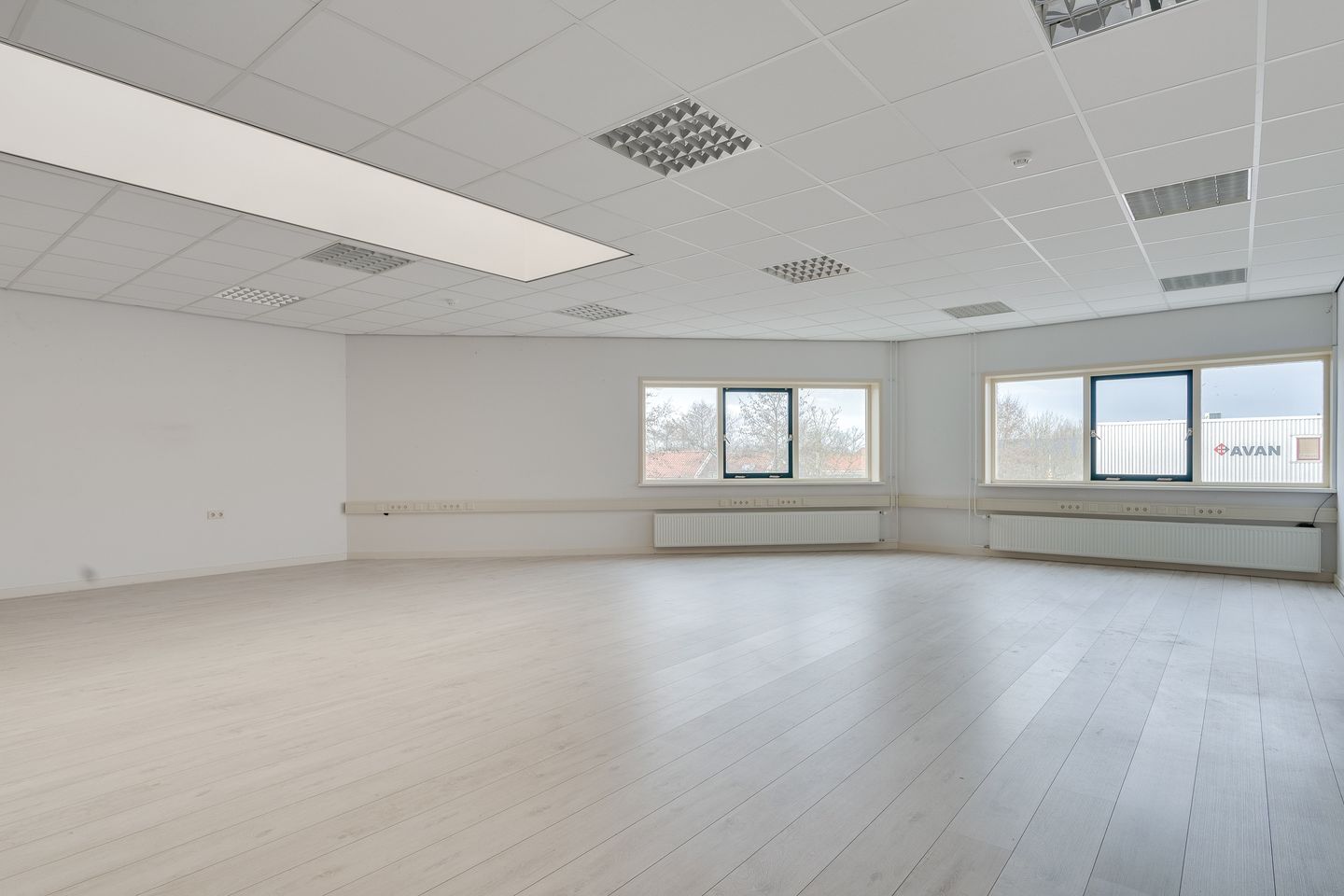 Bekijk foto 4 van M.C. van Voordenstraat 12
