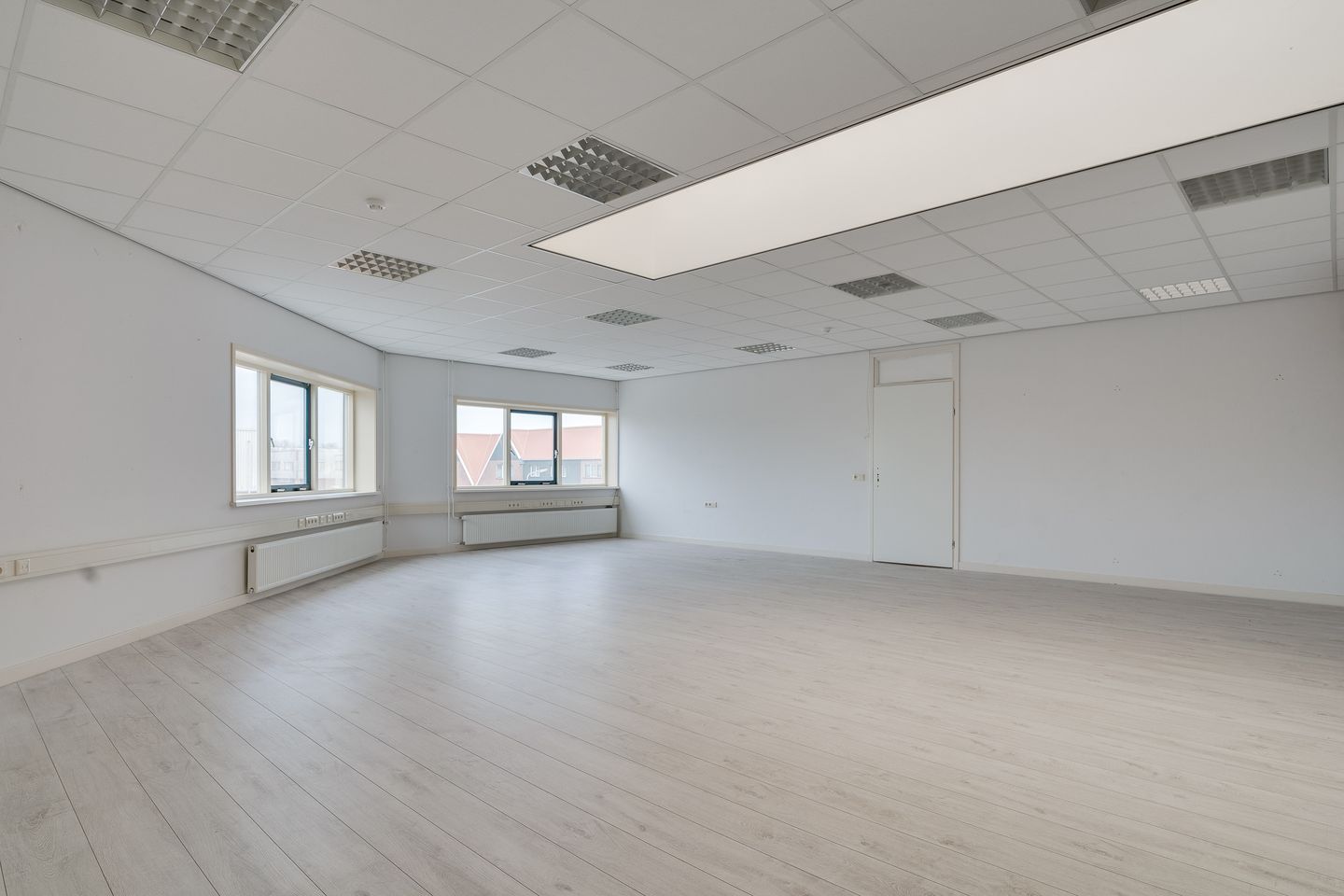 Bekijk foto 5 van M.C. van Voordenstraat 12