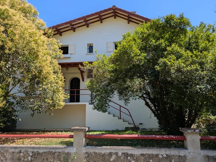 Foto 3 van 9, Chemin de la Mathe