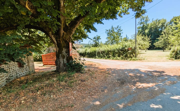 Foto 8 van 9, Chemin de la Mathe