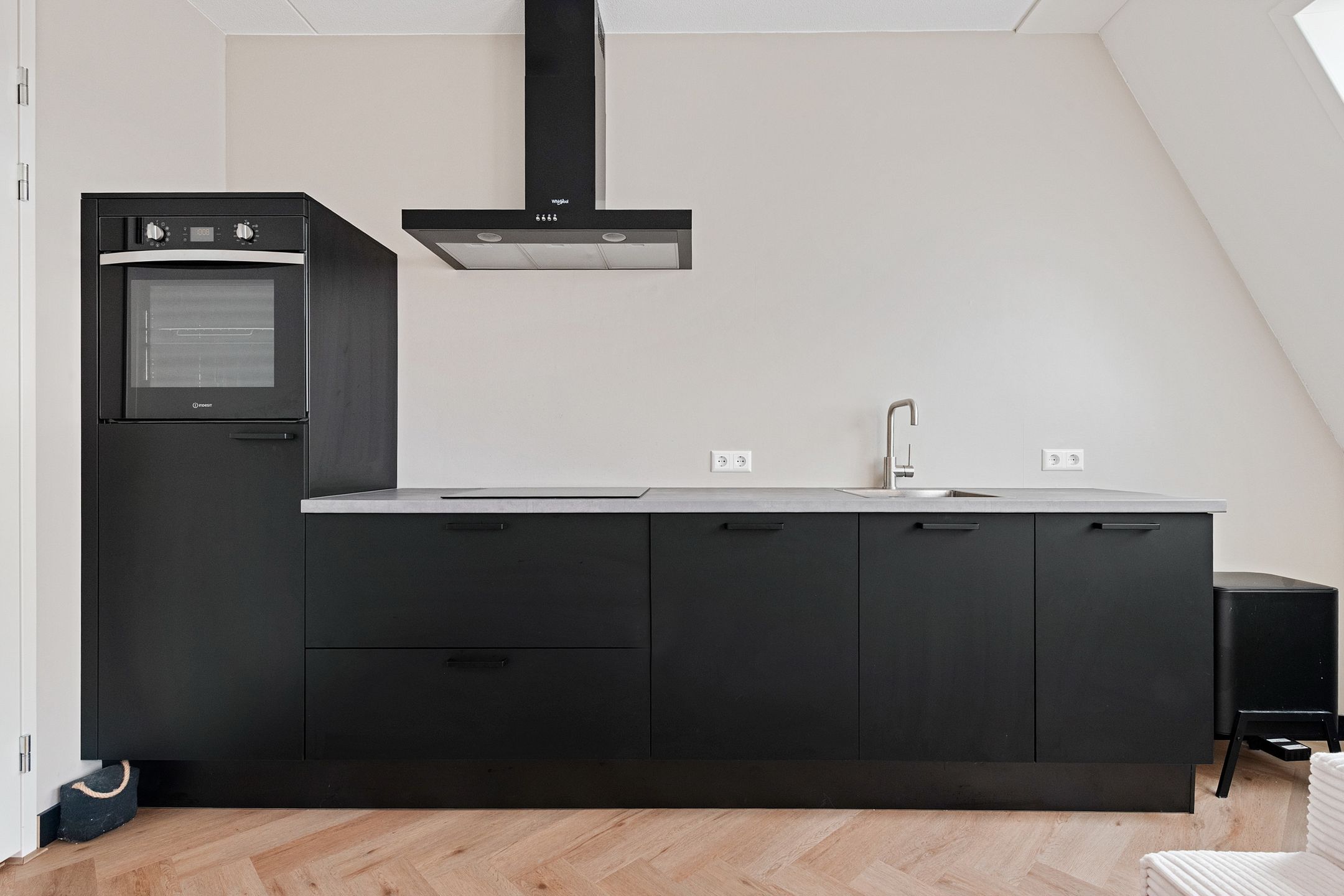 Foto 3 van Ebbenhout 40-F