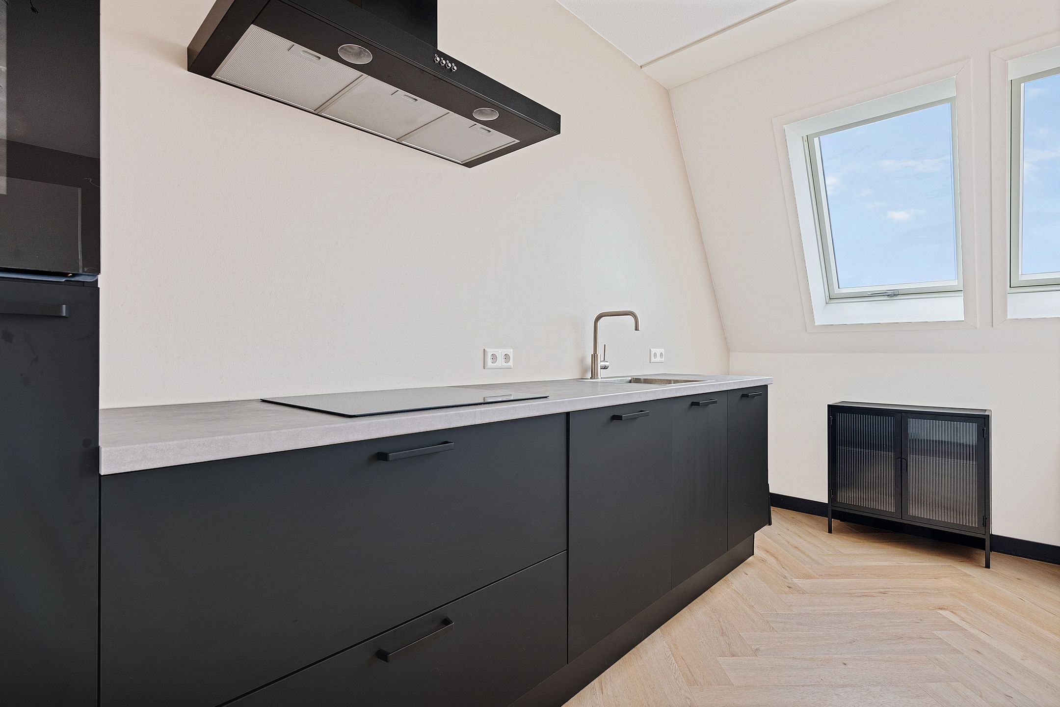 Foto 12 van Ebbenhout 40-F