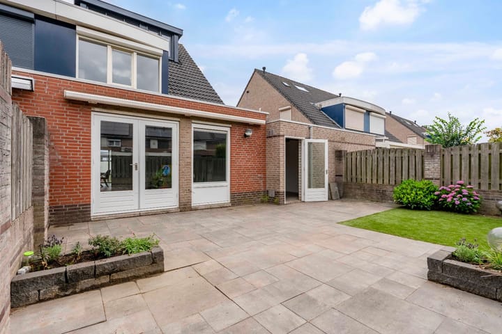 Foto 12 van Meidoornlaan 4