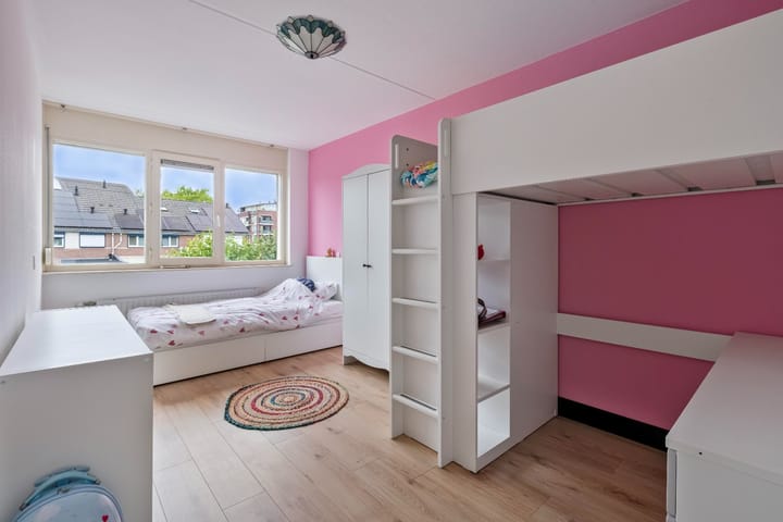 Foto 16 van Meidoornlaan 4