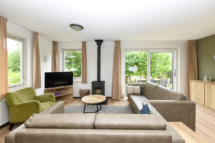 Photo 4 of De Rug 3-047