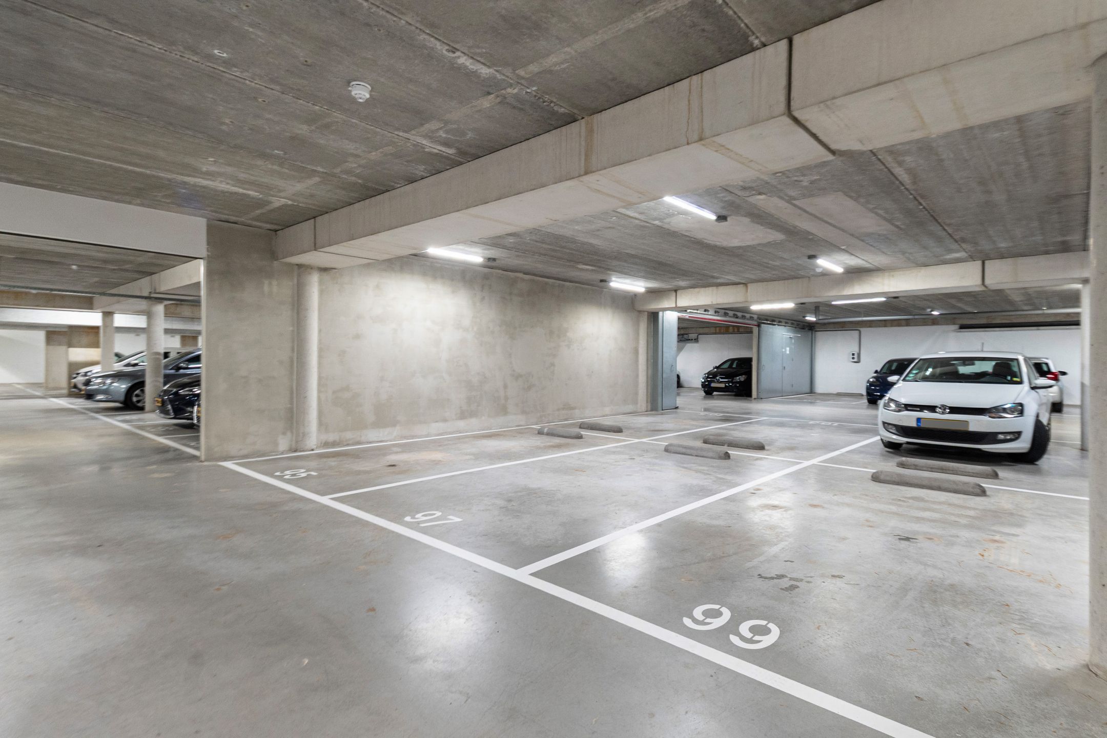 Foto 36 van San Marinostraat 97