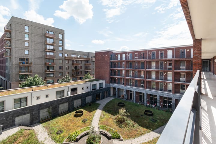 Photo 37 of San Marinostraat 97