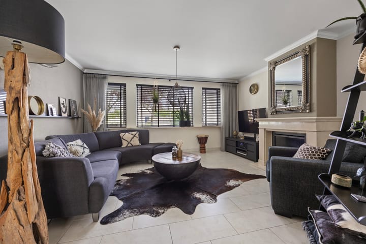 Photo 2 of Gerard van Oostromstraat 12