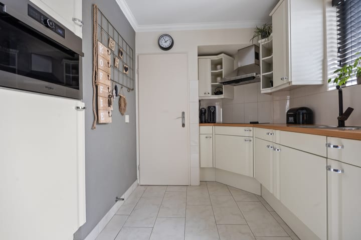 Photo 16 of Gerard van Oostromstraat 12