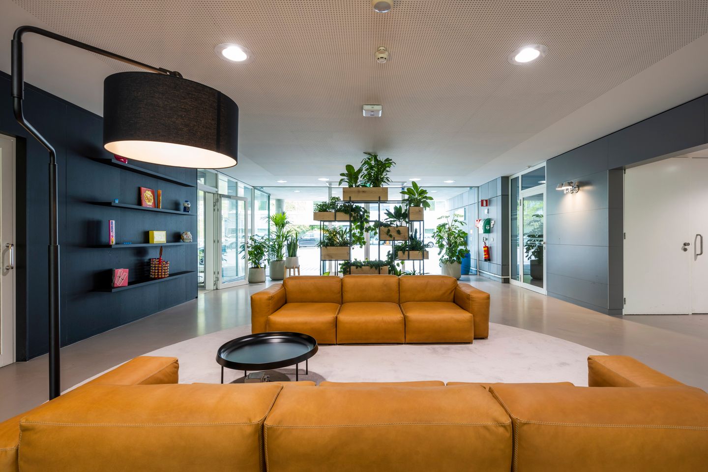 Bekijk foto 3 van Stationsplein-ZW 961-1019