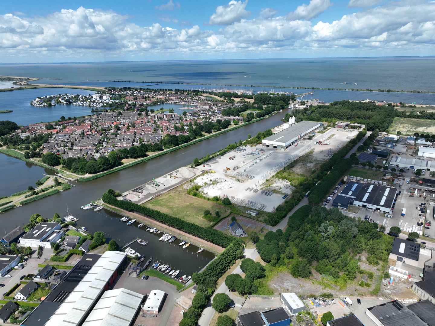 Bekijk foto 1 van Vaartweg 131