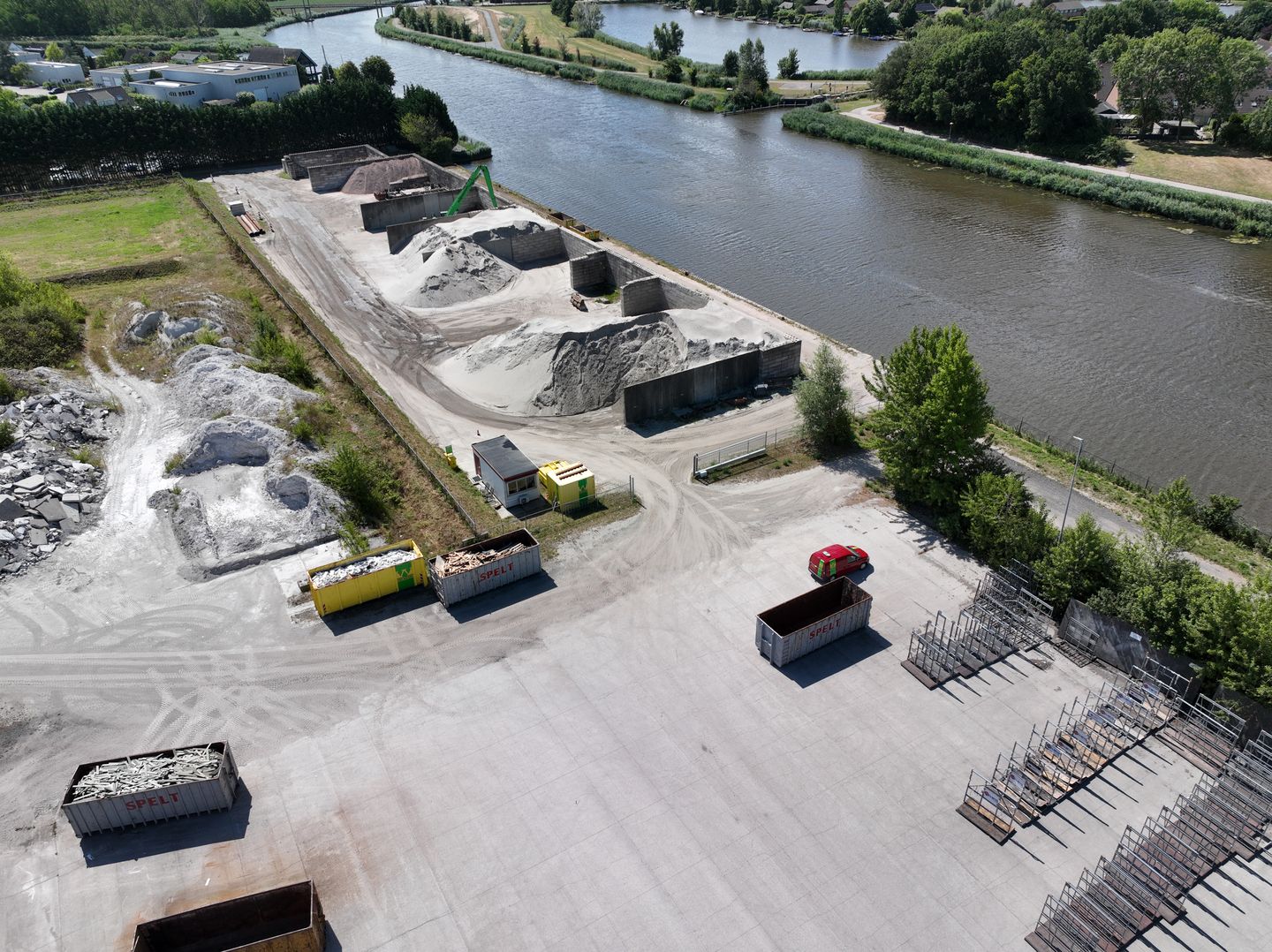 Bekijk foto 4 van Vaartweg 131
