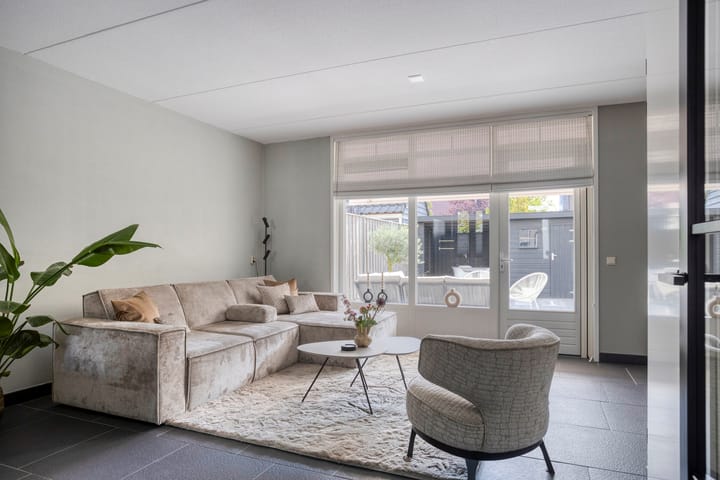 Foto 10 van Anna Blamanpad 12